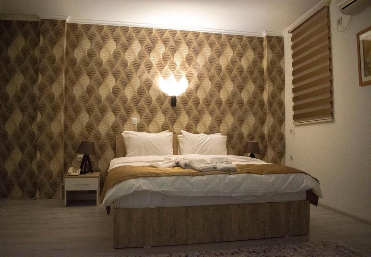 Hotel Old Alisa Skopje Bagian luar foto