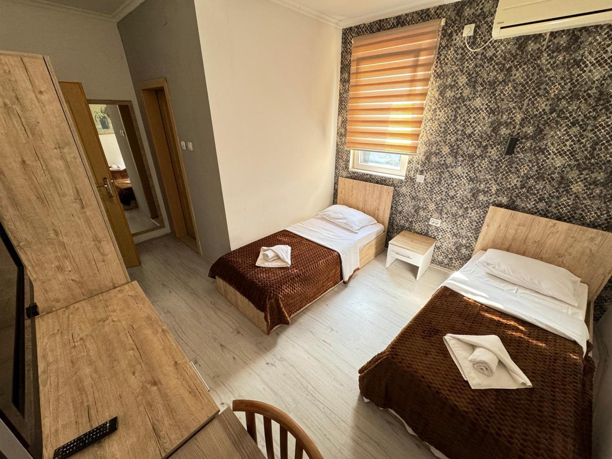 Hotel Old Alisa Skopje Bagian luar foto
